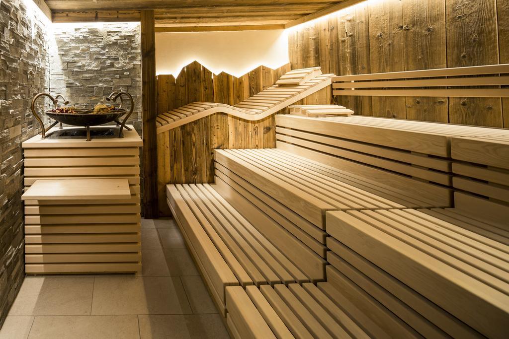 Hotel Petrus Brunico Bagian luar foto