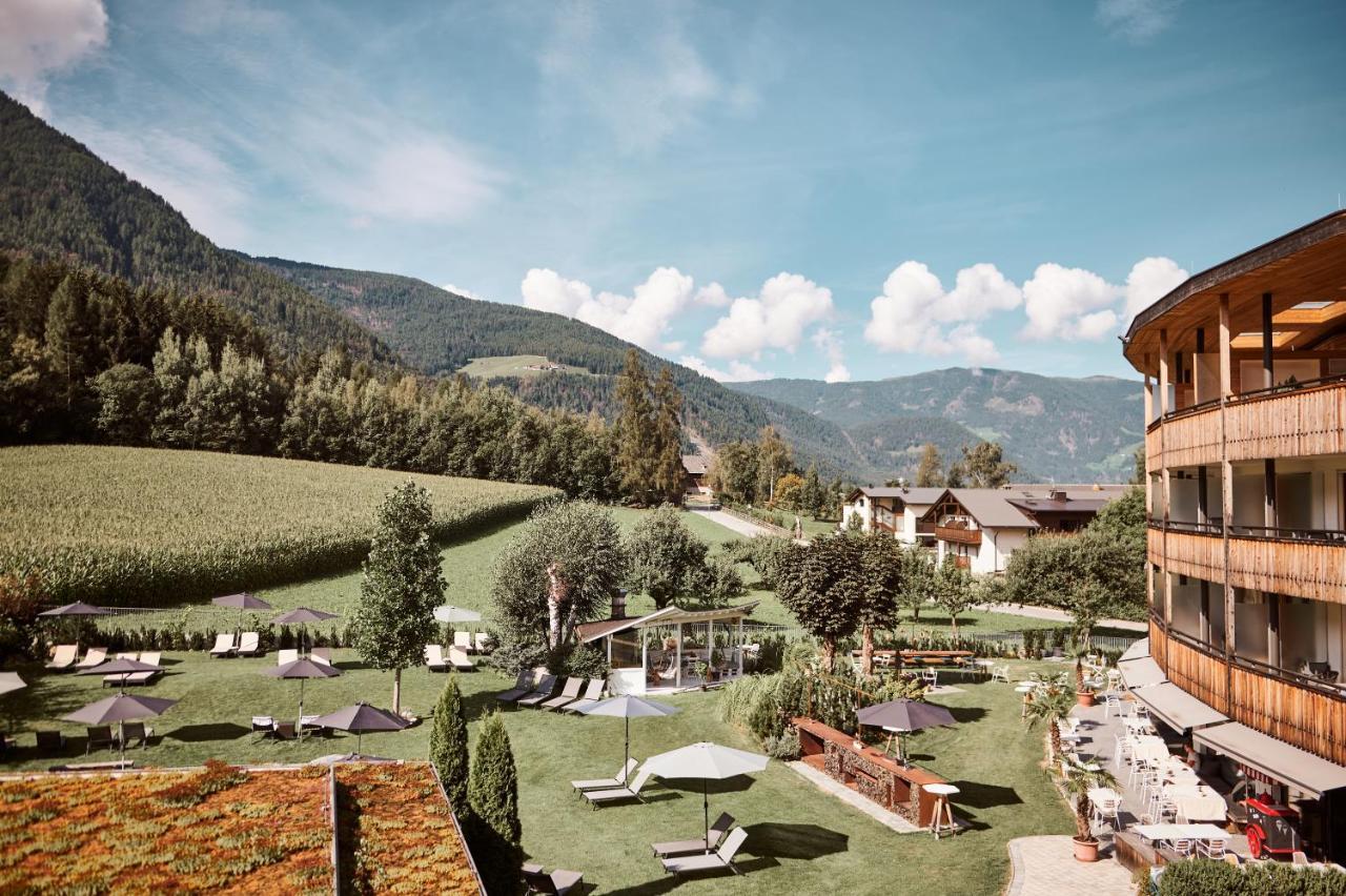 Hotel Petrus Brunico Bagian luar foto