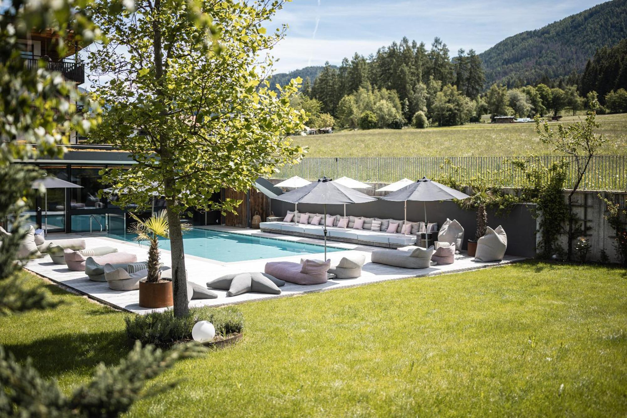 Hotel Petrus Brunico Bagian luar foto