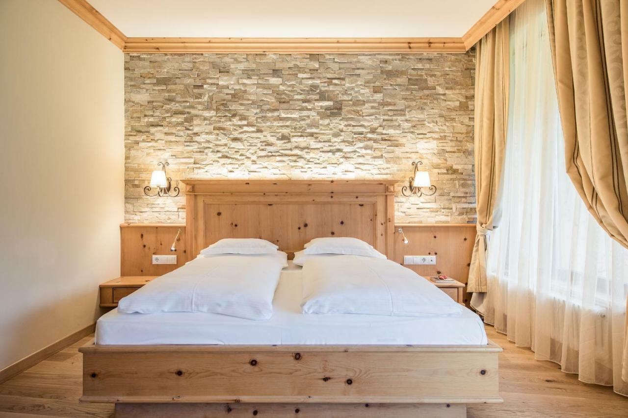 Hotel Petrus Brunico Bagian luar foto
